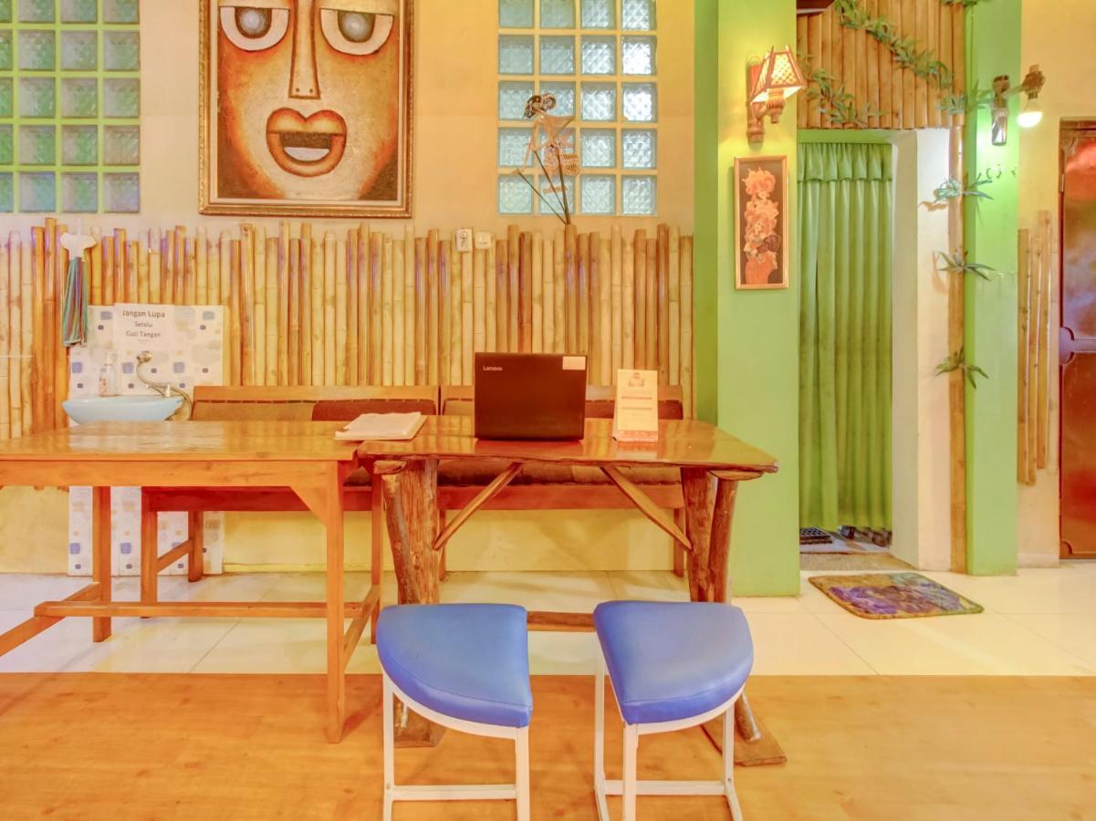 Oyo Life 3103 Opo Homestay & Kost 玛琅 外观 照片