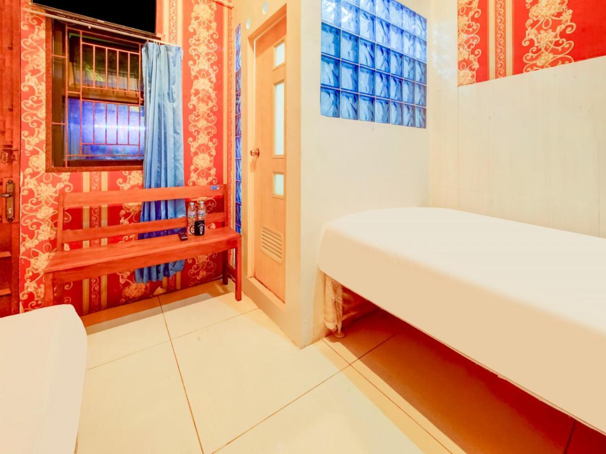 Oyo Life 3103 Opo Homestay & Kost 玛琅 外观 照片